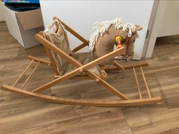 Hobbelpaard hout beschikbaar voor biedingen
