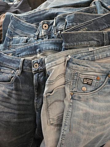250 spijkerbroeken  beschikbaar voor biedingen