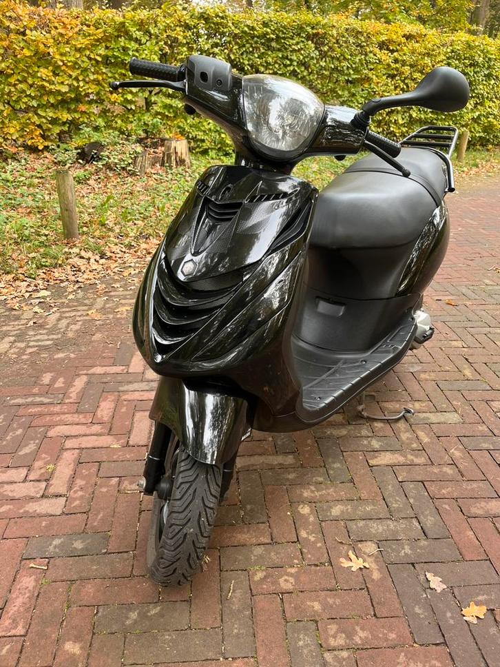 Piaggio zip 2takt 2016, Fietsen en Brommers, Scooters | Piaggio, Zo goed als nieuw, Zip, Benzine, Ophalen