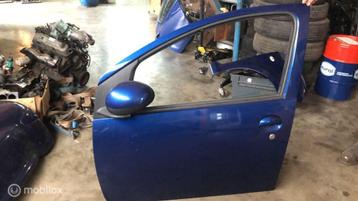 Portier linksvoor  compleet 4-deurs Toyota Aygo I ('05-'14) beschikbaar voor biedingen