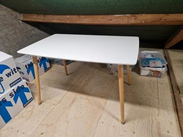Wit bureautje / tafeltje - 120x75x73 cm beschikbaar voor biedingen