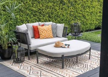 ZEER MOOIE LOUNGE LIGBED DAYBED kost elders €999 nu €700 beschikbaar voor biedingen