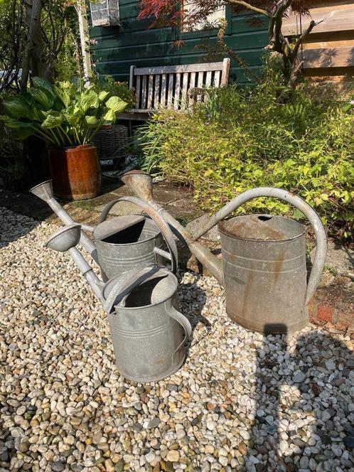 3 oude metalen tuingieters, wegens verhuizing, Antiek en Kunst, Curiosa en Brocante, Ophalen