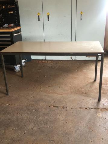 2 Tafels 1.50 x 0.75. In goede staat