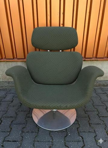 Artifort fauteuil Big Tulip gerefurbished beschikbaar voor biedingen