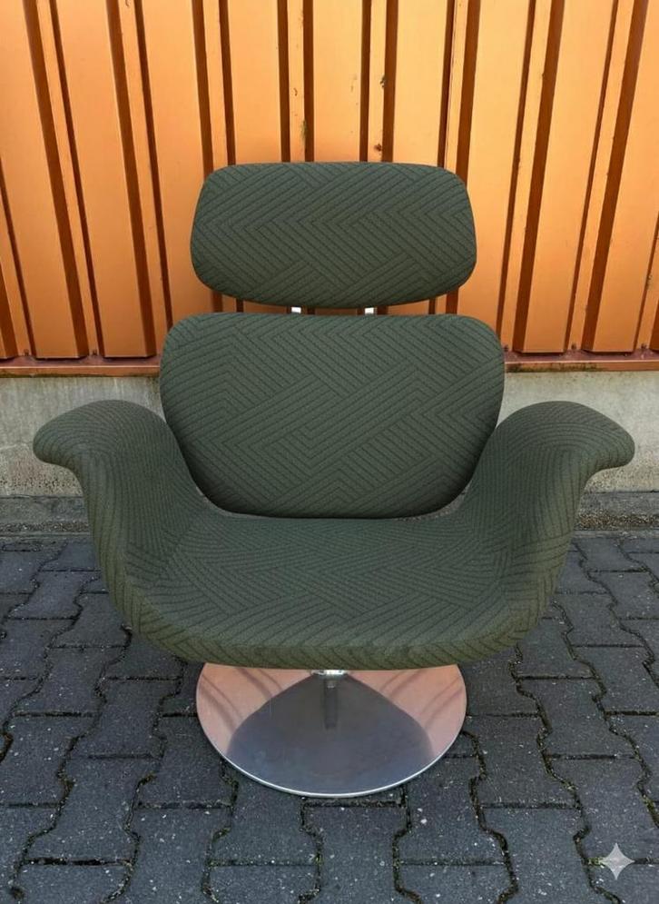 Artifort fauteuil Big Tulip gerefurbished, Huis en Inrichting, Fauteuils, Nieuw, Hout, Kunststof, Metaal, Stof, Overige materialen