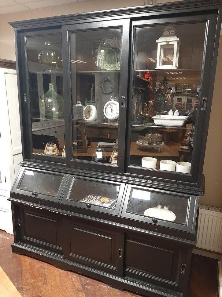 Geleefde zwart houten apothekerskast / buffetkast 170 cm, Huis en Inrichting, Kasten | Buffetkasten, Gebruikt, 200 cm of meer