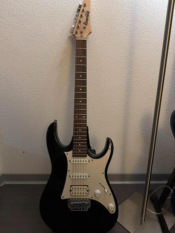 Ibanez GIO Stratocaster – in prima spelende staat, Muziek en Instrumenten, Snaarinstrumenten | Gitaren | Elektrisch, Zo goed als nieuw