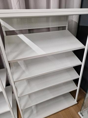 Ikea Platsa kast met schuine planken beschikbaar voor biedingen