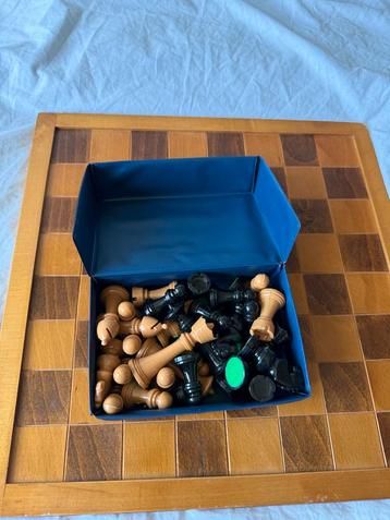 Houten Schaakbord met Schaakstukken - Scacchi beschikbaar voor biedingen