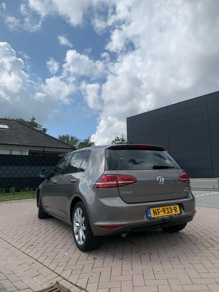 Volkswagen Golf 1.6 TDI 81KW 5D 2017 Grijs, Auto's, Volkswagen, Particulier, Golf, ABS, Achteruitrijcamera, Adaptieve lichten