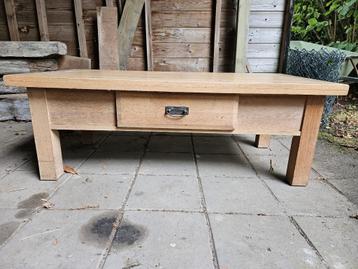 Massief eiken salontafel met lade beschikbaar voor biedingen