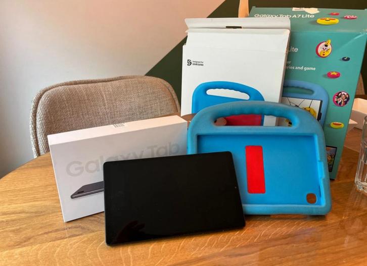Galaxy Tab A7 Lite inclusief kinderhoes en Studio 100, Computers en Software, Android Tablets, Zo goed als nieuw, 8 inch, 32 GB