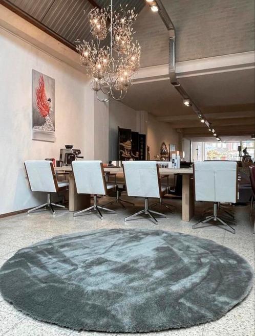 Brink en Campman Longbarn Flare Dove tapijt round 200 cm, Huis en Inrichting, Stoffering | Tapijten en Kleden, Nieuw, 200 cm of meer