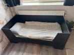Mooi zwart peuterbed, 70 tot 85 cm, Zo goed als nieuw, Lattenbodem, 140 tot 160 cm