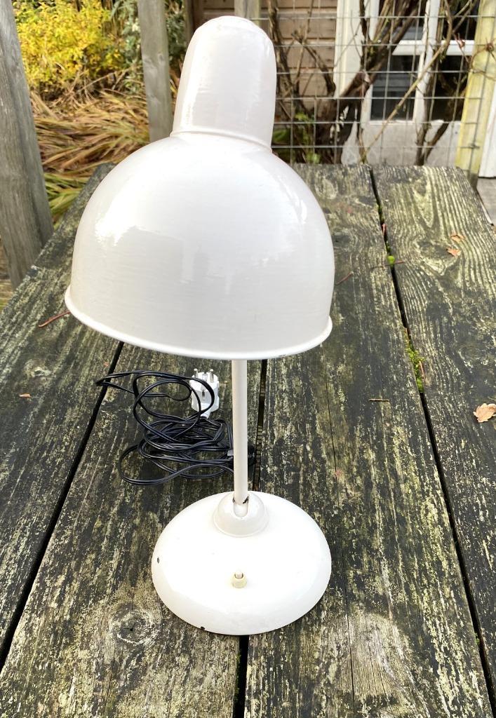 Leuke Kaiser Idell model 6551Lamp - Bauhaus vintage design, Huis en Inrichting, Lampen | Tafellampen, Gebruikt, Minder dan 50 cm