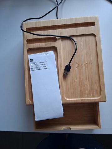 Hema Organizer met Draadloze Oplader - Zo Goed Als Ni beschikbaar voor biedingen