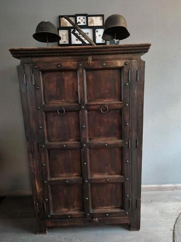 Houten kast india/ibiza style robuust sober stoer beschikbaar voor biedingen