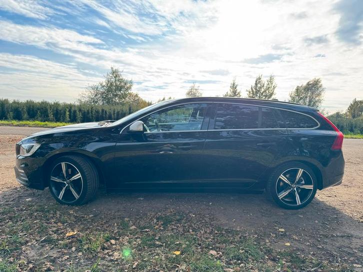 Volvo V60 T4 190pk Geartronic 2017 Zwart - Rdesign, Auto's, Volvo, Particulier, V60, ABS, Achteruitrijcamera, Adaptieve lichten