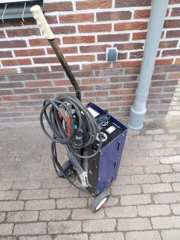 Aces Milford AG1003 24V acculader snellader starthulp. beschikbaar voor biedingen