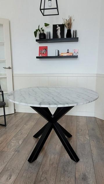 Echte marmeren tafel – TOP staat beschikbaar voor biedingen