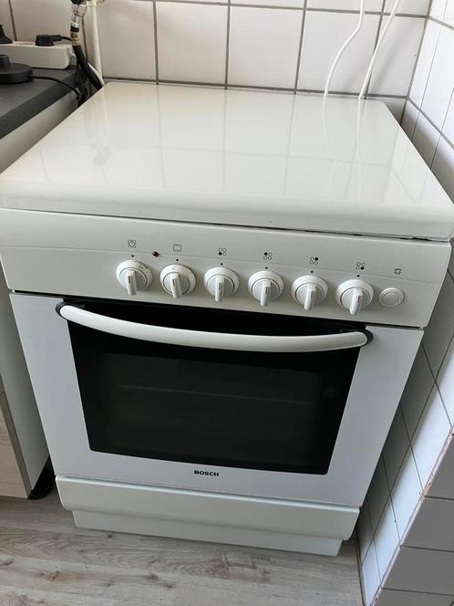 Gasfornuis met oven, Witgoed en Apparatuur, Fornuizen, Gebruikt, Vrijstaand, Gas, 4 kookzones, 45 tot 60 cm, Ophalen