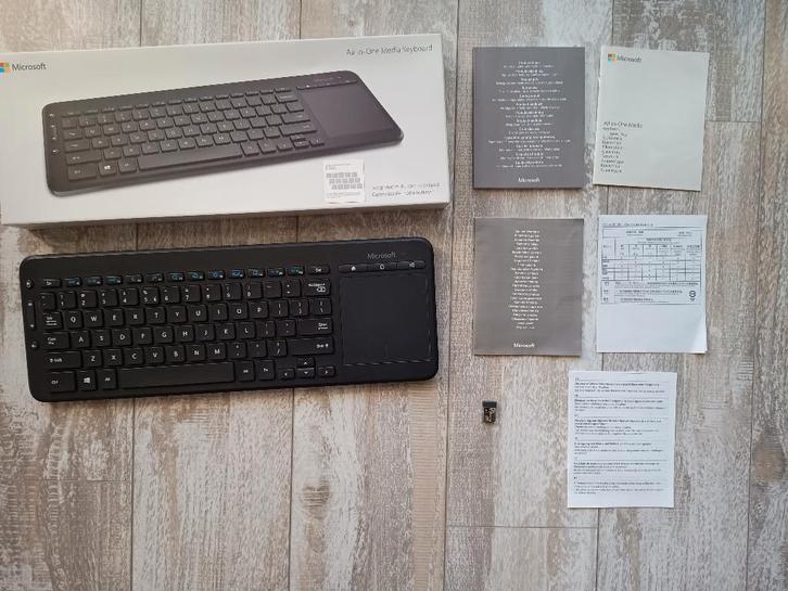 Nieuwe Microsoft All-in-One Keyboard , Computers en Software, Toetsenborden, Nieuw, Qwerty, Draadloos, Ergonomisch, Toetsenbord en muis-set