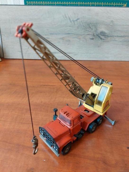 MACK KRAANWAGEN, Hobby en Vrije tijd, Modelauto's | Overige schalen, Zo goed als nieuw, Auto, Ophalen of Verzenden
