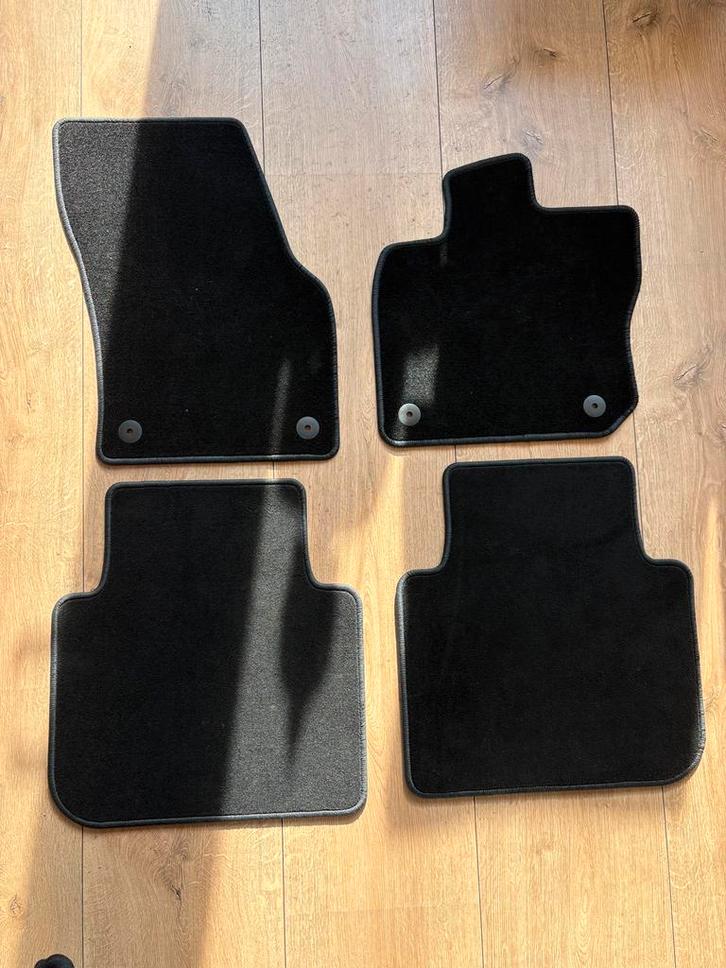 Skoda Kodiaq Originele Mattenset – Nieuw & Ongebruikt, Auto diversen, Automatten, Zo goed als nieuw, Ophalen