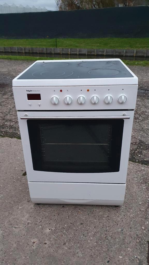 Pelgrim Keramisch fornuis /oven met perilex stekker, Witgoed en Apparatuur, Fornuizen, Keramisch, 4 kookzones, Grill, Ophalen of Verzenden
