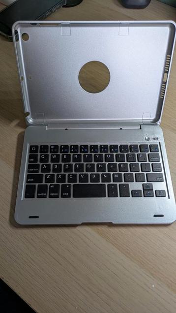 iPad Mini 2 Air hoes met toetsenbord  beschikbaar voor biedingen