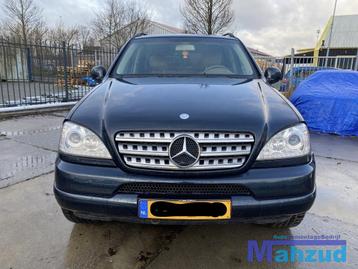 MERCEDES ML W163 Groen 189 Motorkap met grille 1998-2005 beschikbaar voor biedingen