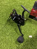 Nieuwe Dam Quick 3 5000 molen, 10 lagers & aluminium spoel, Ophalen of Verzenden, Nieuw, Molen