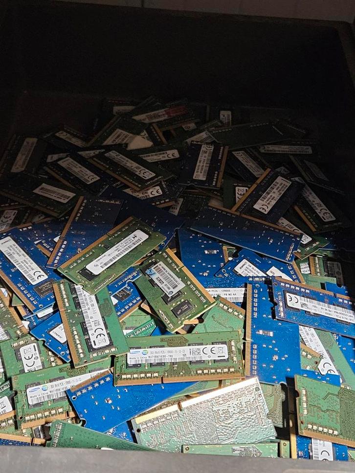 Verschillende merken 2gb 12800s pc3L ddr3 laptop ram geheuge, Computers en Software, RAM geheugen, Gebruikt, Laptop, 2 GB, DDR3