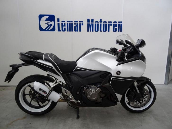 HONDA VFR 1200 F DCT (bj 2015), Motoren, Motoren | Honda, Bedrijf, Sport, meer dan 35 kW, 4 cilinders, Motorrijbewijs A