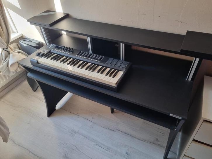 Glorious Studio Werkstation Bureau, Huis en Inrichting, Bureaus, Zo goed als nieuw, Bureau, Ophalen