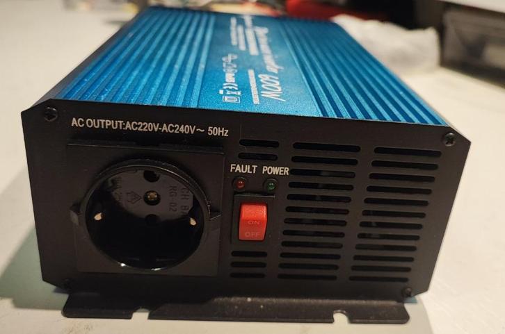 Solartronics echte Sinusomvormer 600W, Caravans en Kamperen, Camper-accessoires, Zo goed als nieuw, Ophalen of Verzenden