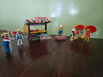 Playmobil marktkraam met meerdere poppetjes beschikbaar voor biedingen