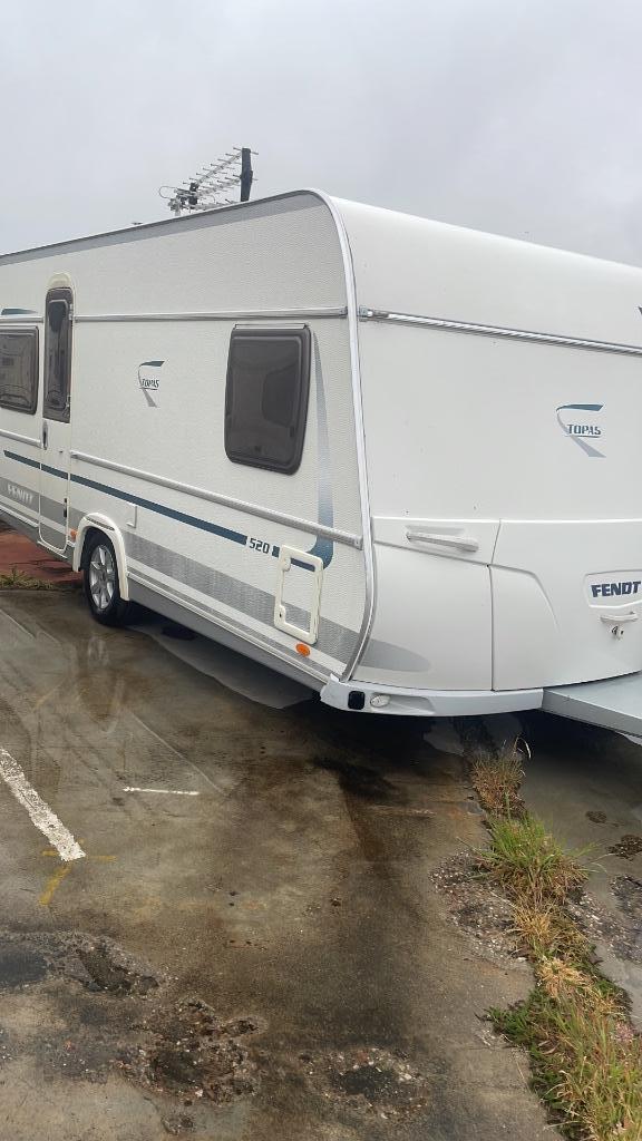 Te koop Fendt topas 520 bj 2009, Caravans en Kamperen, Caravans, Particulier, tot en met 4, 1250 - 1500 kg, Rondzit, Fendt, Lengtebed