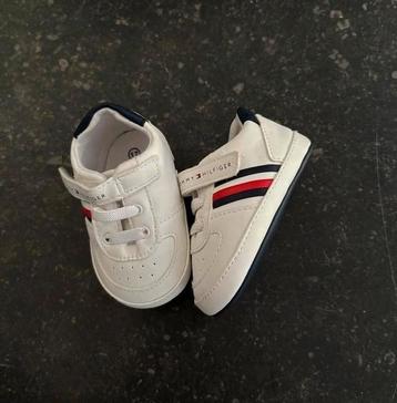 Tommy Hilfiger babyschoentjes maat 17 babykleding beschikbaar voor biedingen