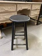 Brocante kruk / krukje, Studio Larilo, Zo goed als nieuw, Hout, Sportstraat 6 Kerkrade