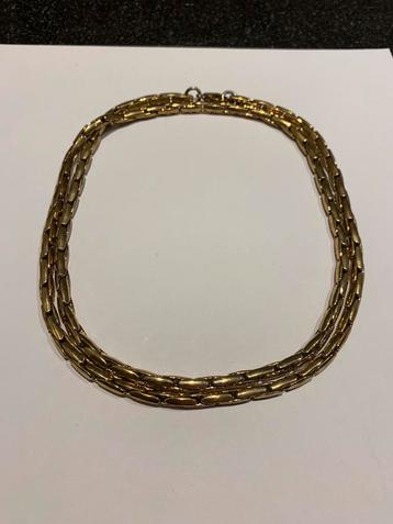 Goudkleurige ketting beschikbaar voor biedingen