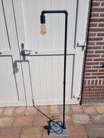 Vloerlamp zwart industrieel, Huis en Inrichting, Lampen | Vloerlampen, Ophalen, Zo goed als nieuw