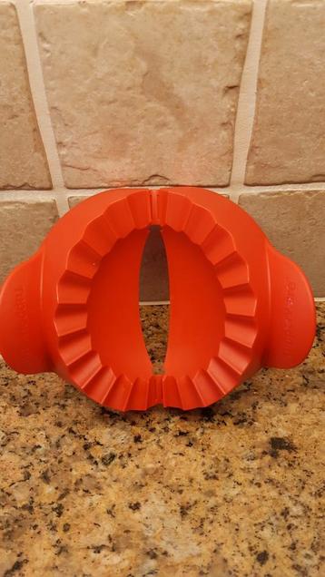 Tupperware pasteimaker! beschikbaar voor biedingen