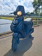 Piaggio zip 4 takt 50cc zwart, Fietsen en Brommers, Scooters | Piaggio, Ophalen, Gebruikt, Zip, Benzine