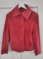 Rood suède leren jasje met bijzondere kraag, Kleding | Dames, Jasjes, Kostuums en Pakken, Ophalen of Verzenden, Zo goed als nieuw