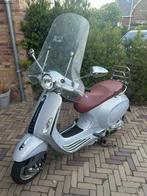 Vespa primavera blauw kenteken 2015, Fietsen en Brommers, Scooters | Vespa, Ophalen, Overige modellen, Zo goed als nieuw, Benzine