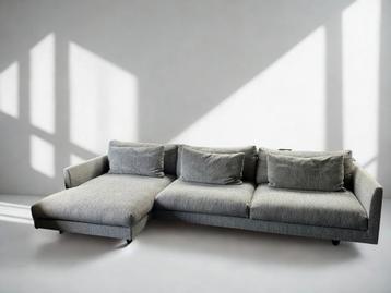 Prachtige nieuwstaat Montis Axel XL lounge design bank beschikbaar voor biedingen