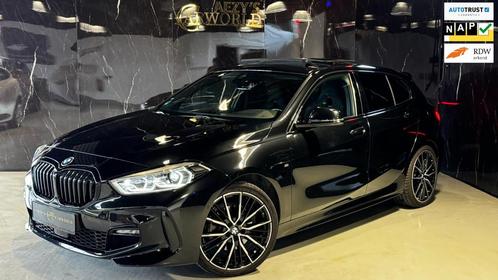 BMW 1-serie 118i M-Sport PANO|HUD|SFEER|KUIP|CAM| VOL, Auto's, BMW, Bedrijf, Te koop, 1-Serie, 360° camera, ABS, Achteruitrijcamera