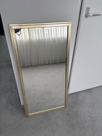 Gouden Spiegel beschikbaar voor biedingen